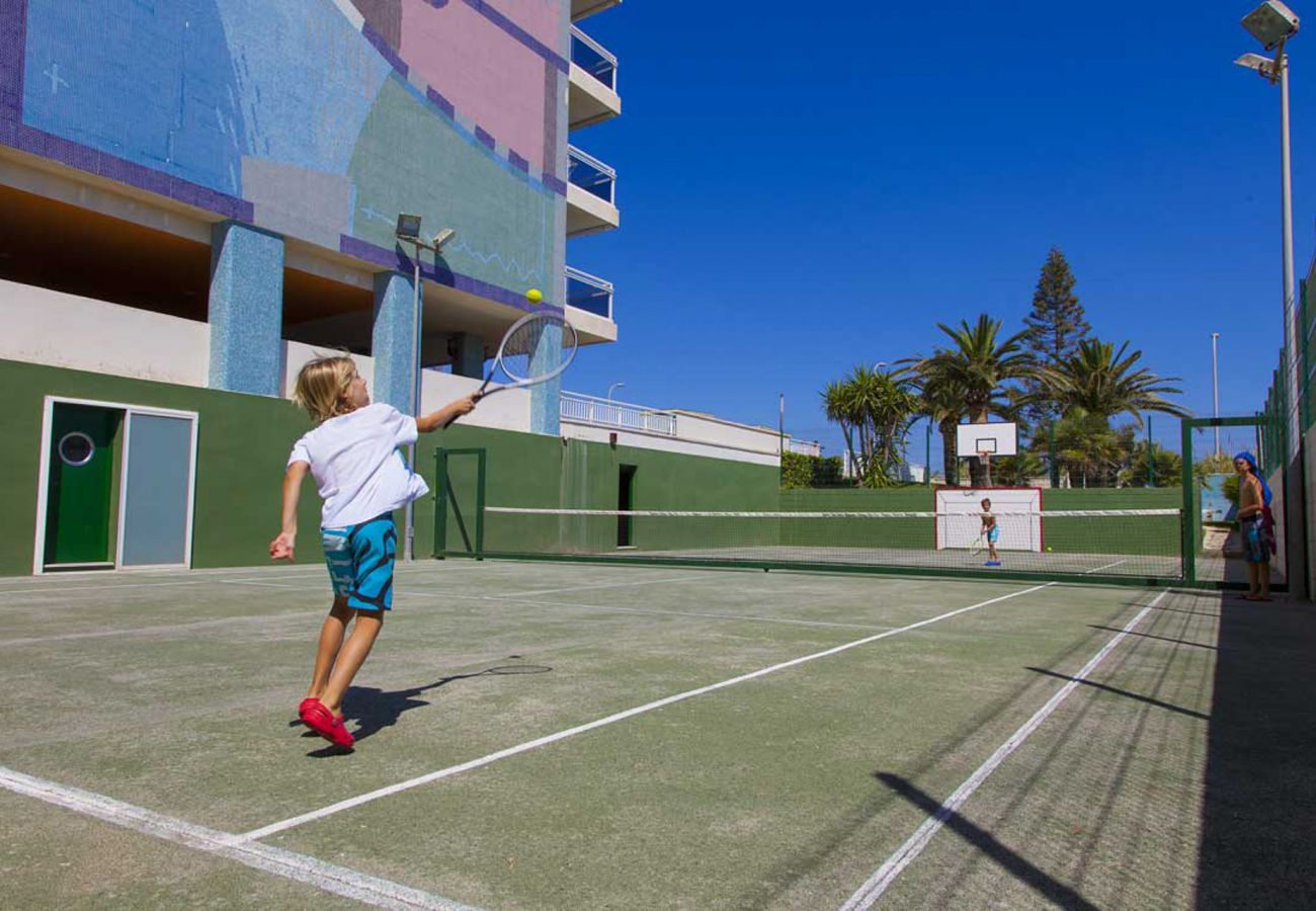 apartamento lujo primera línea playa Gandia amplia terraza wifi