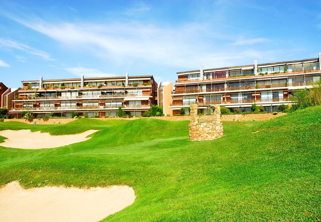 Estudio en Gualta - RESID.GOLF EST. 4 1-2