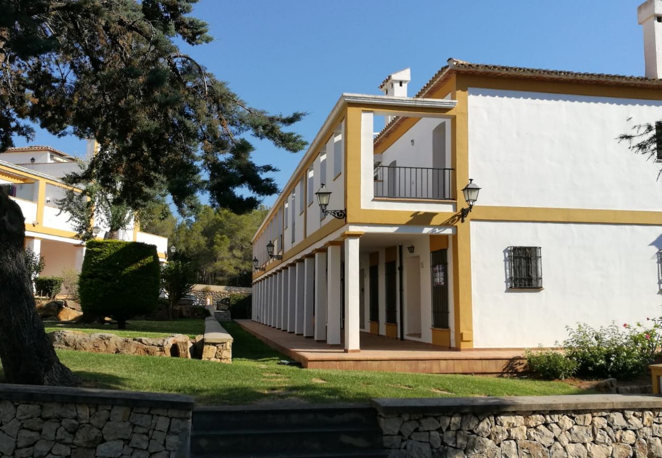 serviden, alquiler, la sella, deniaplaya.com, vacaciones rurales, hotel con encanto, senderismo, tenis, sakya, jardin albarda