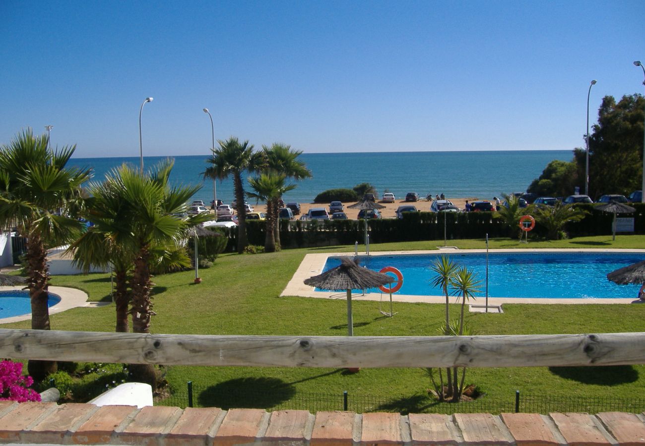 Apartamento en Chiclana de la Frontera - R042 A partamento primera línea de playa