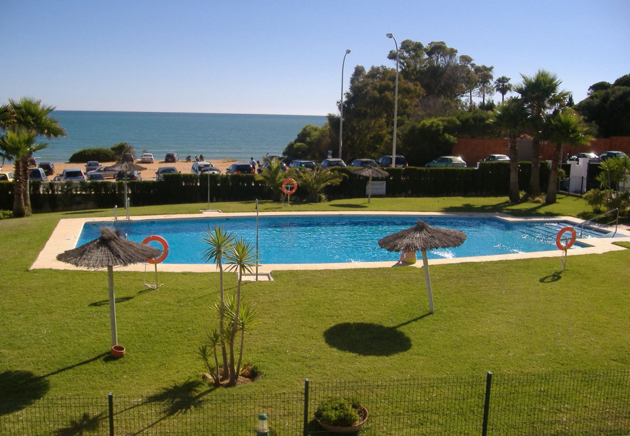 Apartamento en Chiclana de la Frontera - R042 A partamento primera línea de playa