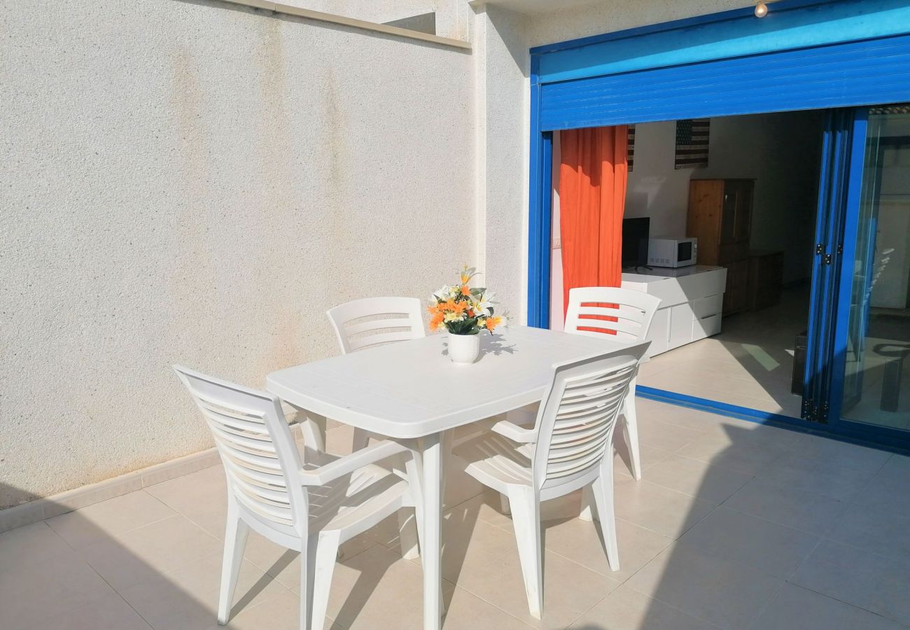 apartamento con terraza y piscina cerca de la playa de peñíscola