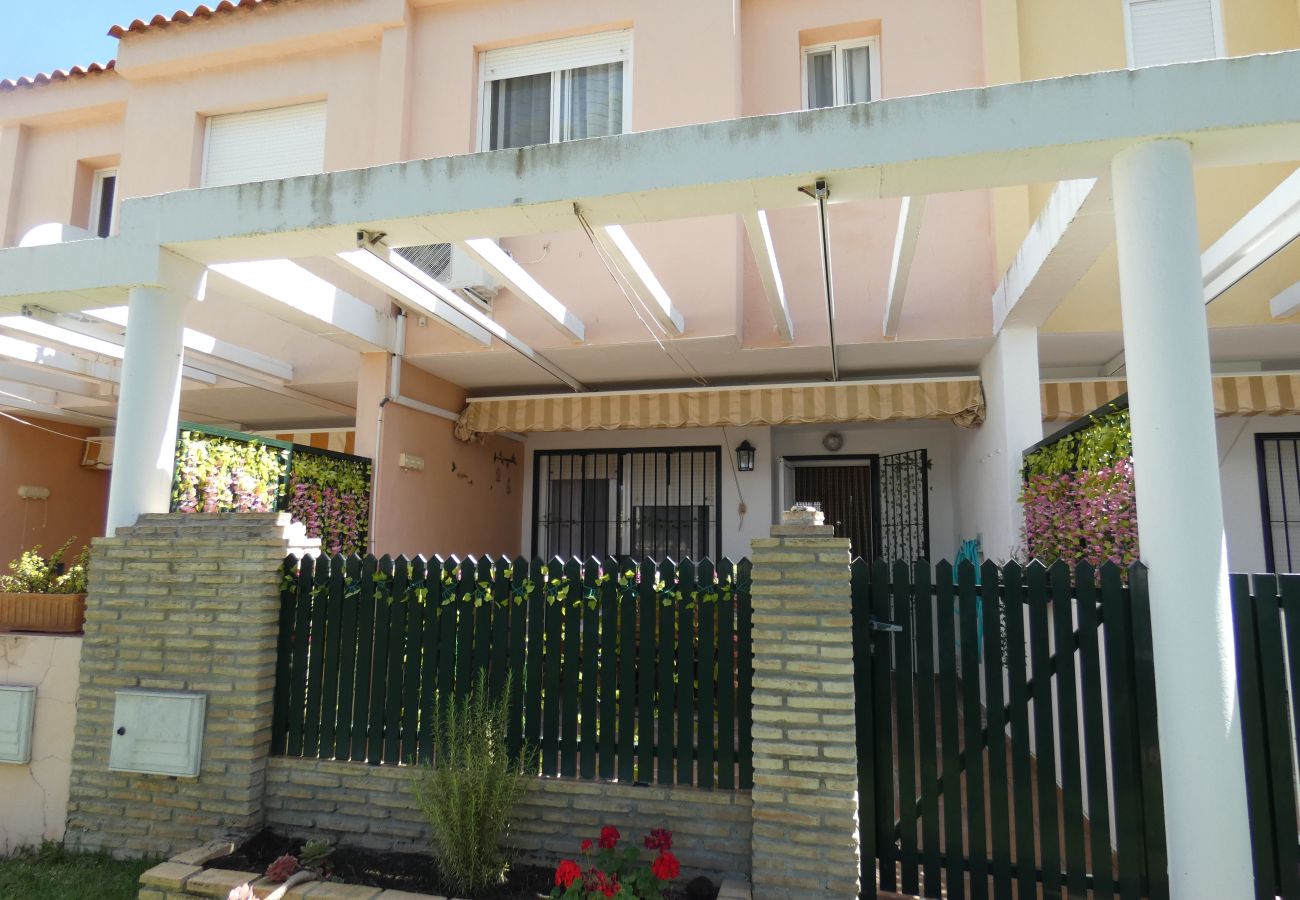 Casa adosada en Chiclana de la Frontera - R043 LA BALCONERA