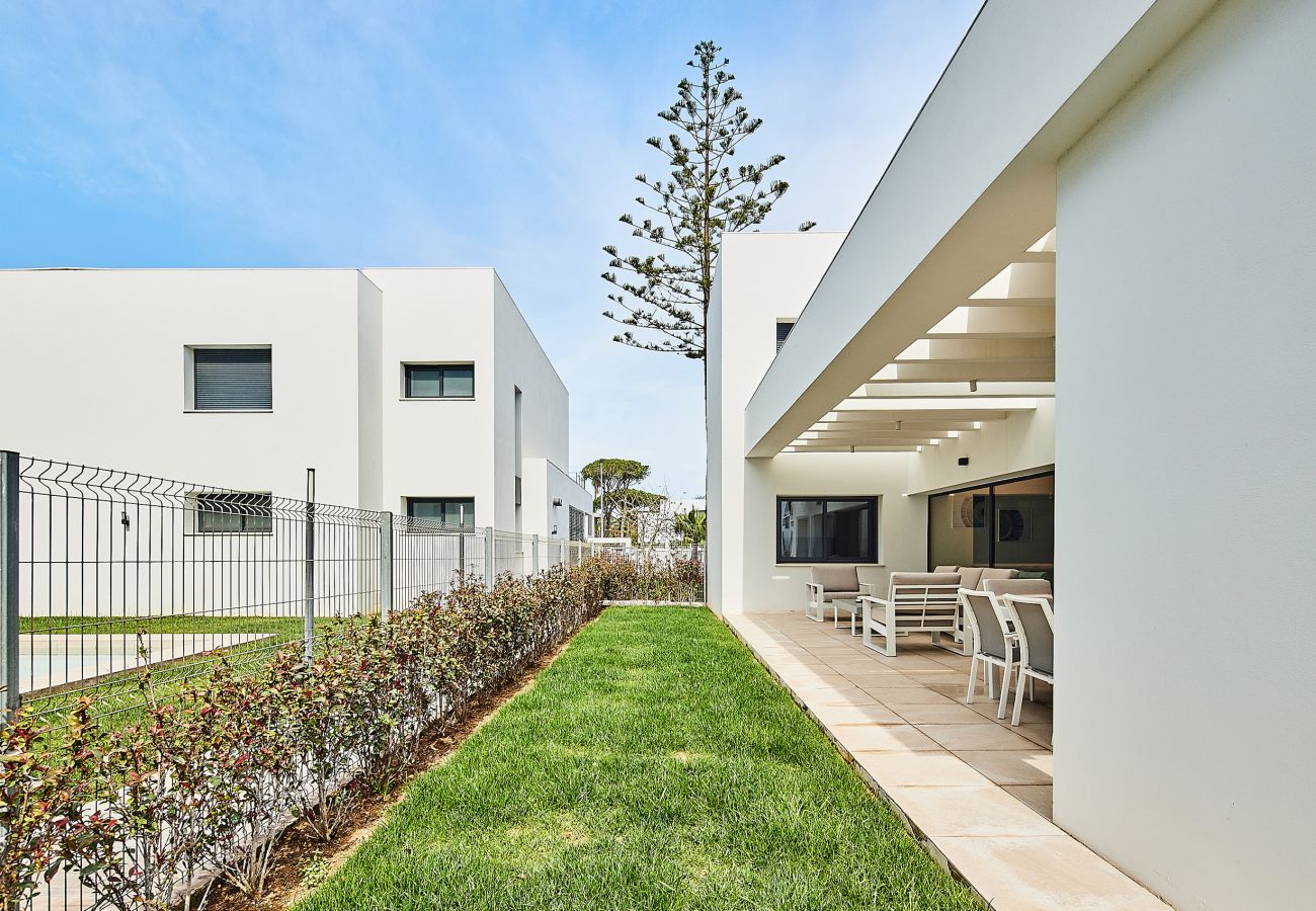 Villa en Chiclana de la Frontera - Villas del Pinar 1 R117