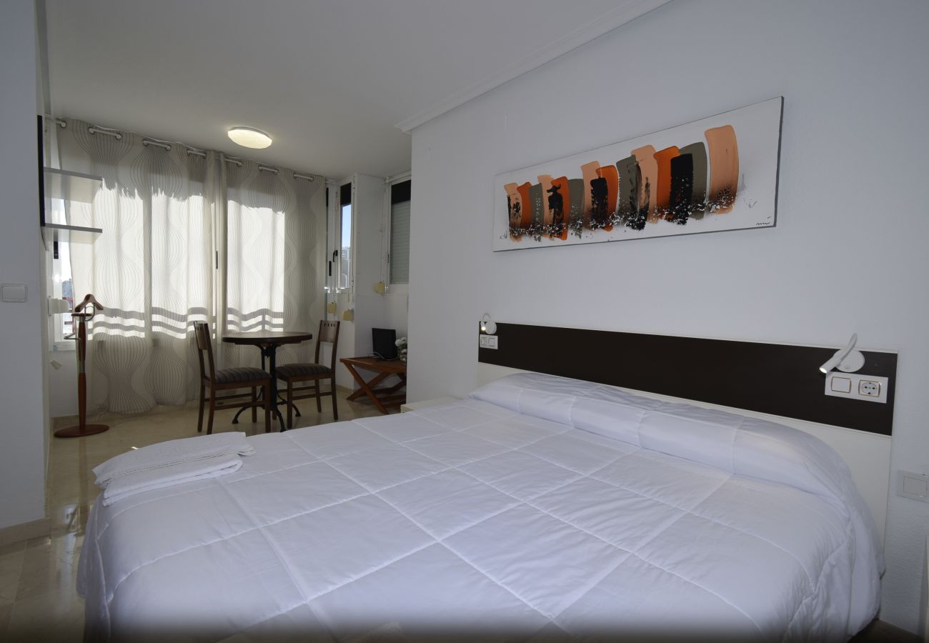 Apartamento en Benidorm - PINTOR ROSALES 16B