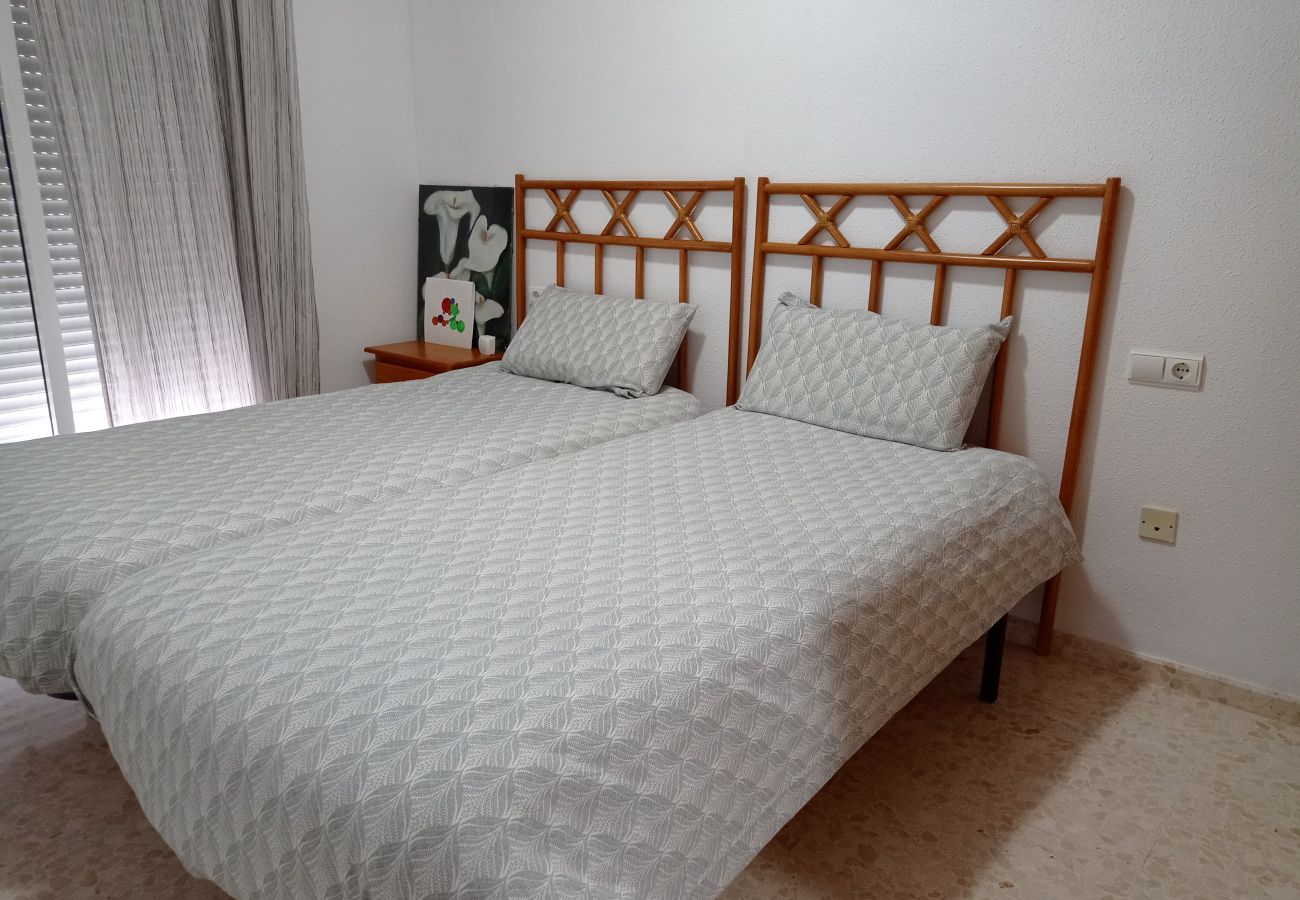 Apartamento en Playa de Gandía - 1.Palmeras III bl.II esc.1 4º B