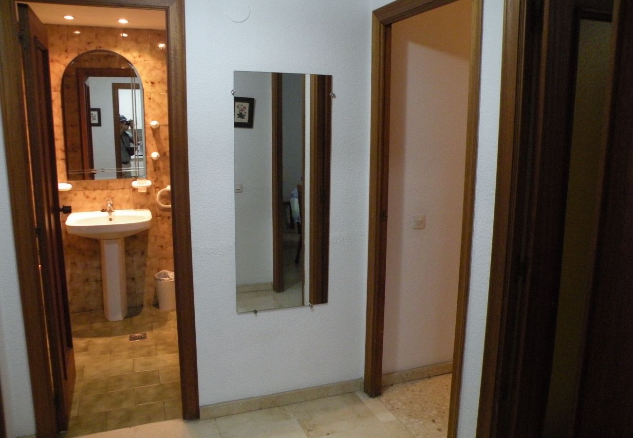 Apartment in Benidorm - LOS PINOS 12B