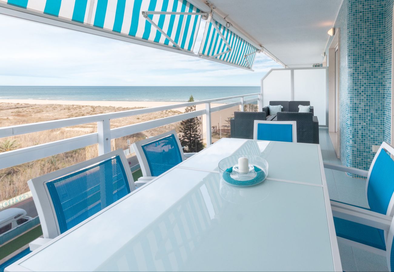 luxury beachfront apartment pets allowed amazing sea views large terrace wifi Gandia