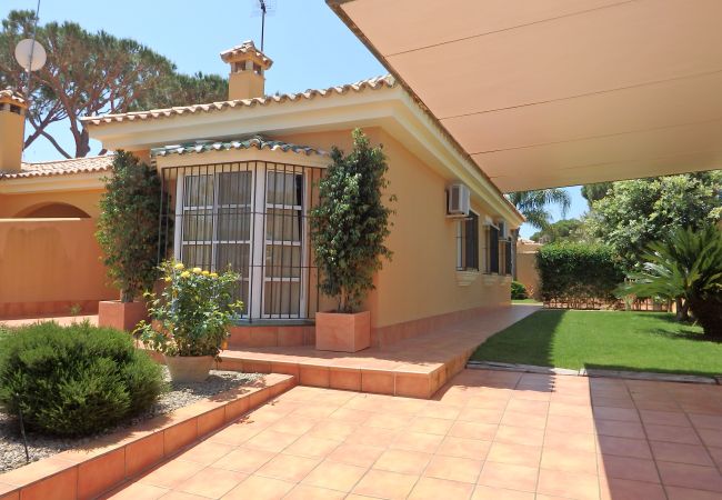 Villa in Chiclana de la Frontera - R349 Chalet en Costa Sancti Petri