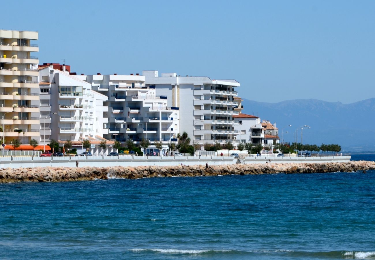 Apartment in L'Escala - PASSEIG DEL MAR 01