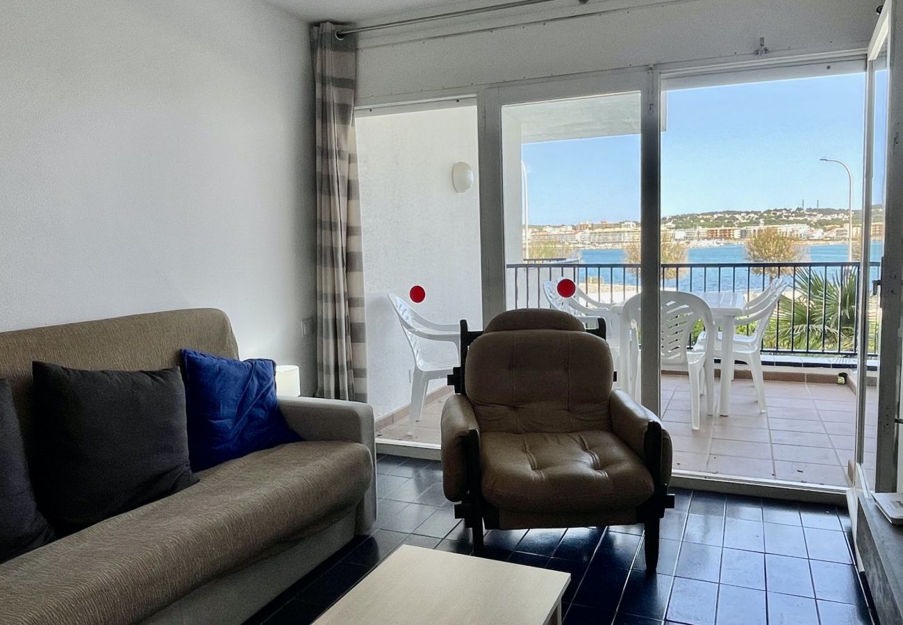 Apartment in L'Escala - PASSEIG DEL MAR 01