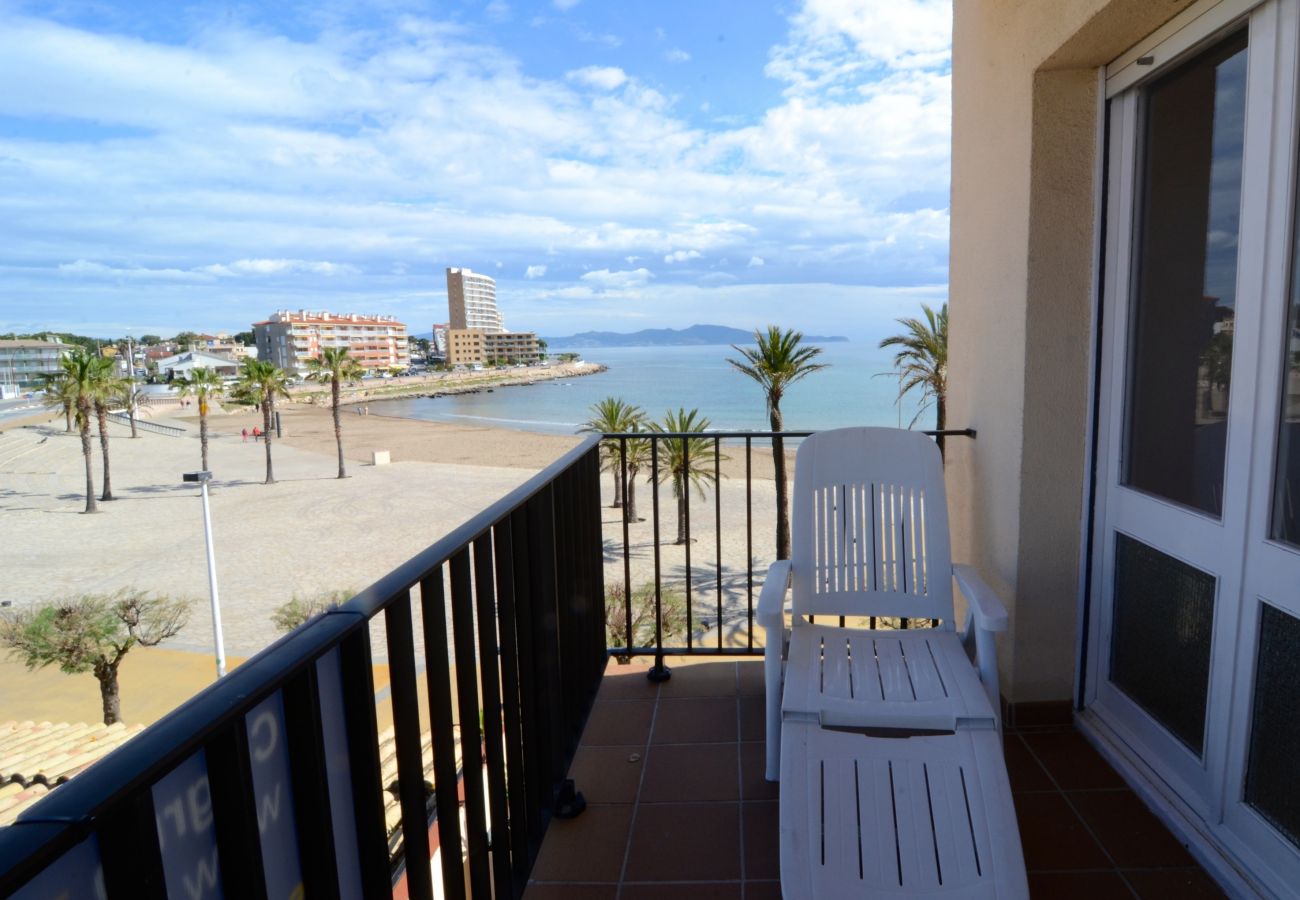 Apartment in L'Escala - RIELLS PLATJA 2-3