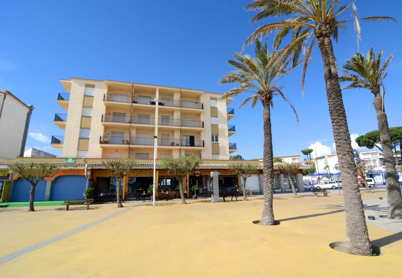 Apartment in L'Escala - RIELLS PLATJA 2-3