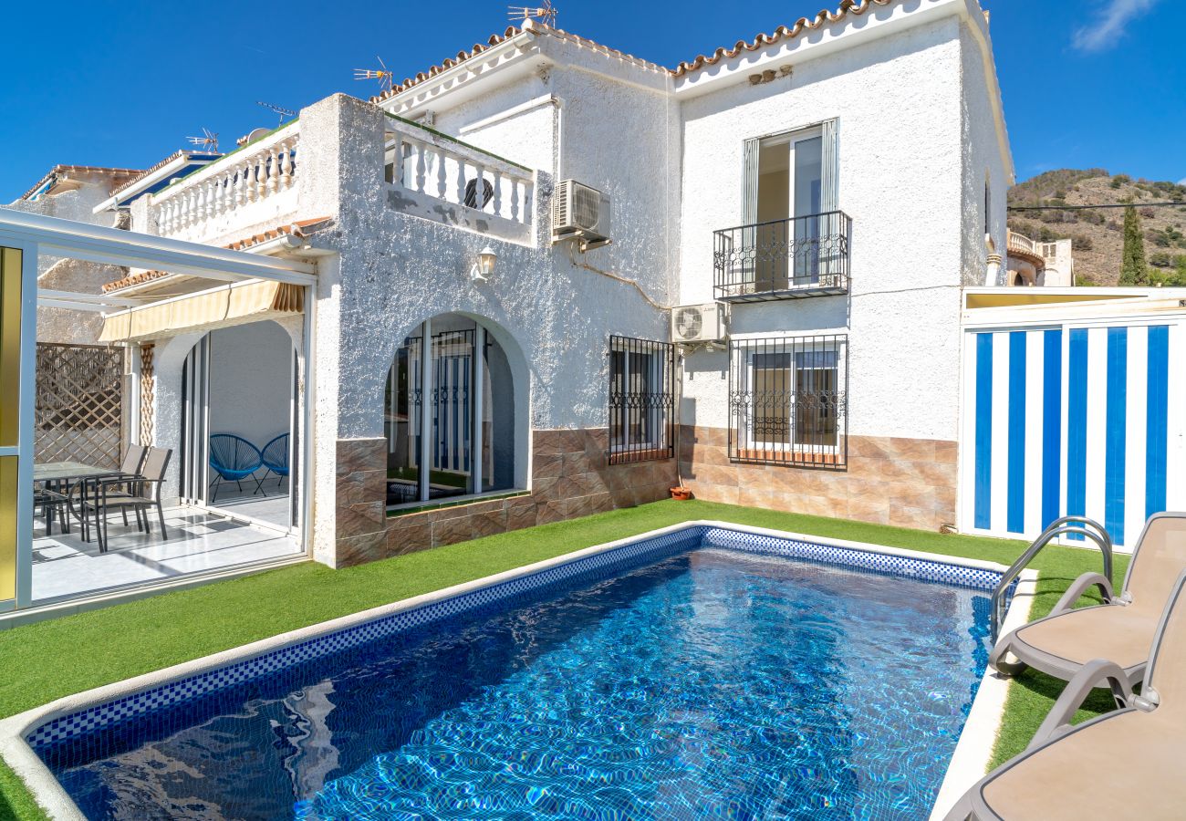 Villa in Nerja - Villa Kenny Private Pool by Casasol