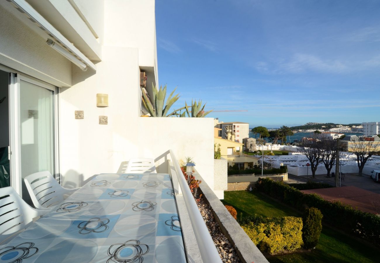 Apartment in L'Escala - CARAVEL.LES B 303