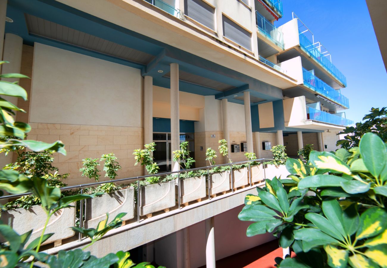 Apartment in Calpe / Calp - ATICO BORUMBOT VISTA PISCINA