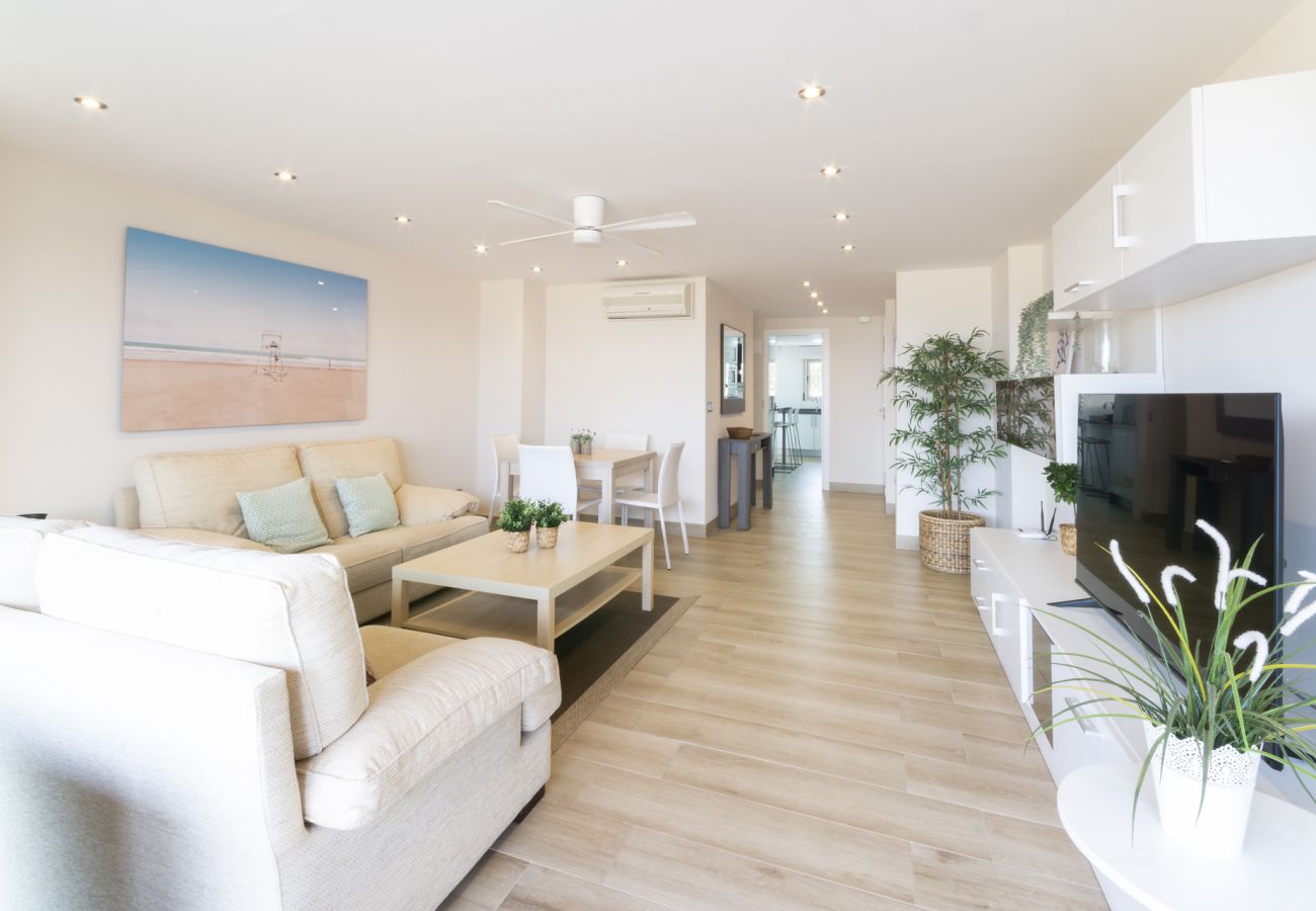 luxury beachfront apartment, amazing sea views, terrace wifi Gandia