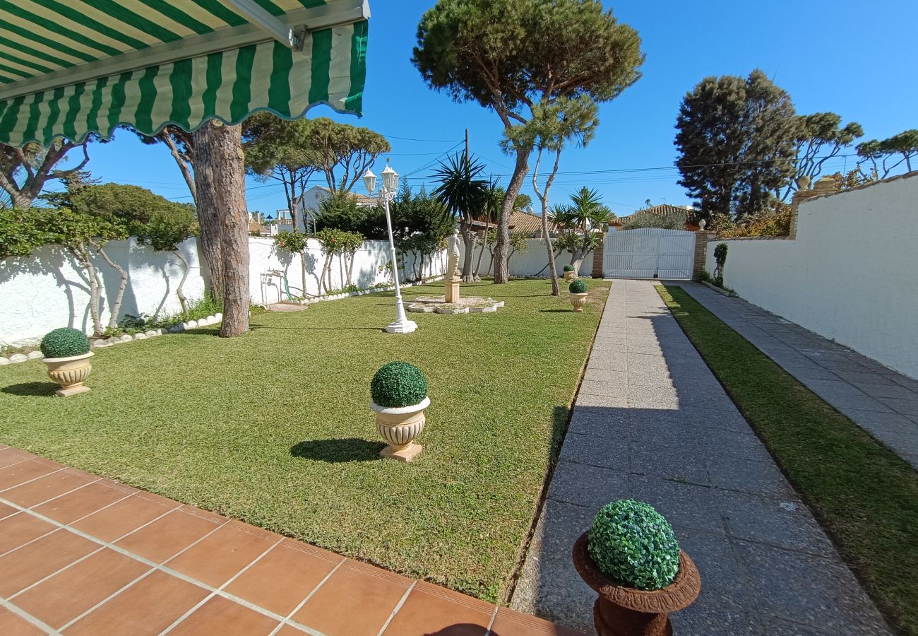 Chalet in Chiclana de la Frontera - R087 Chalet Augusta Mérita