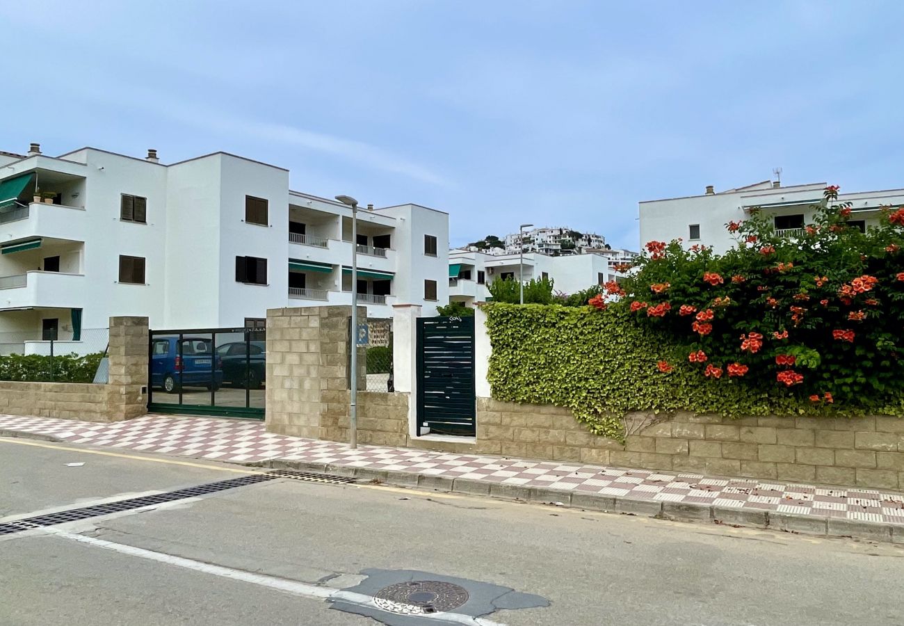 Apartment in L'Escala - CALA MONTGO 25