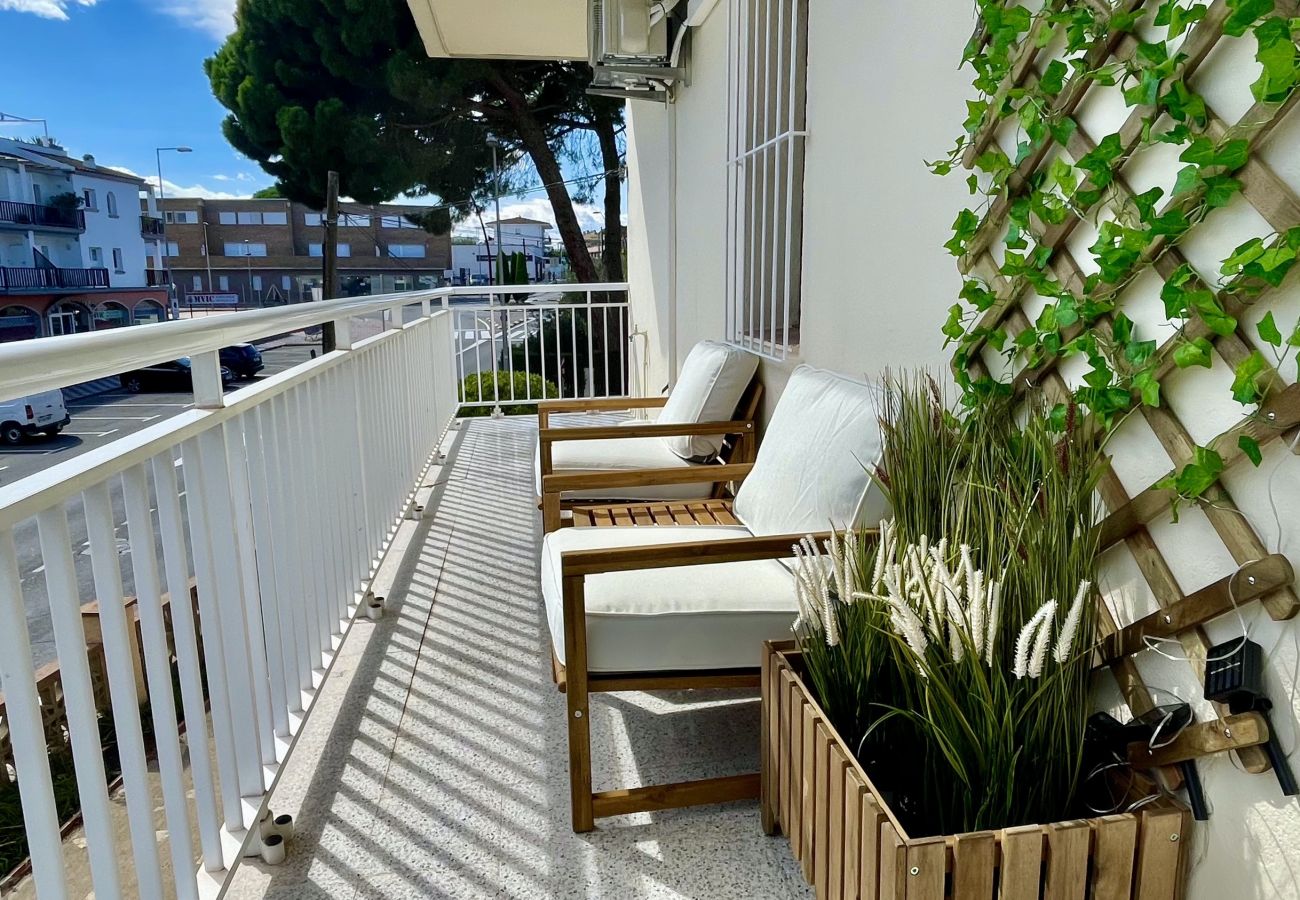 Apartment in L'Escala - RIELLS DE MAR A1