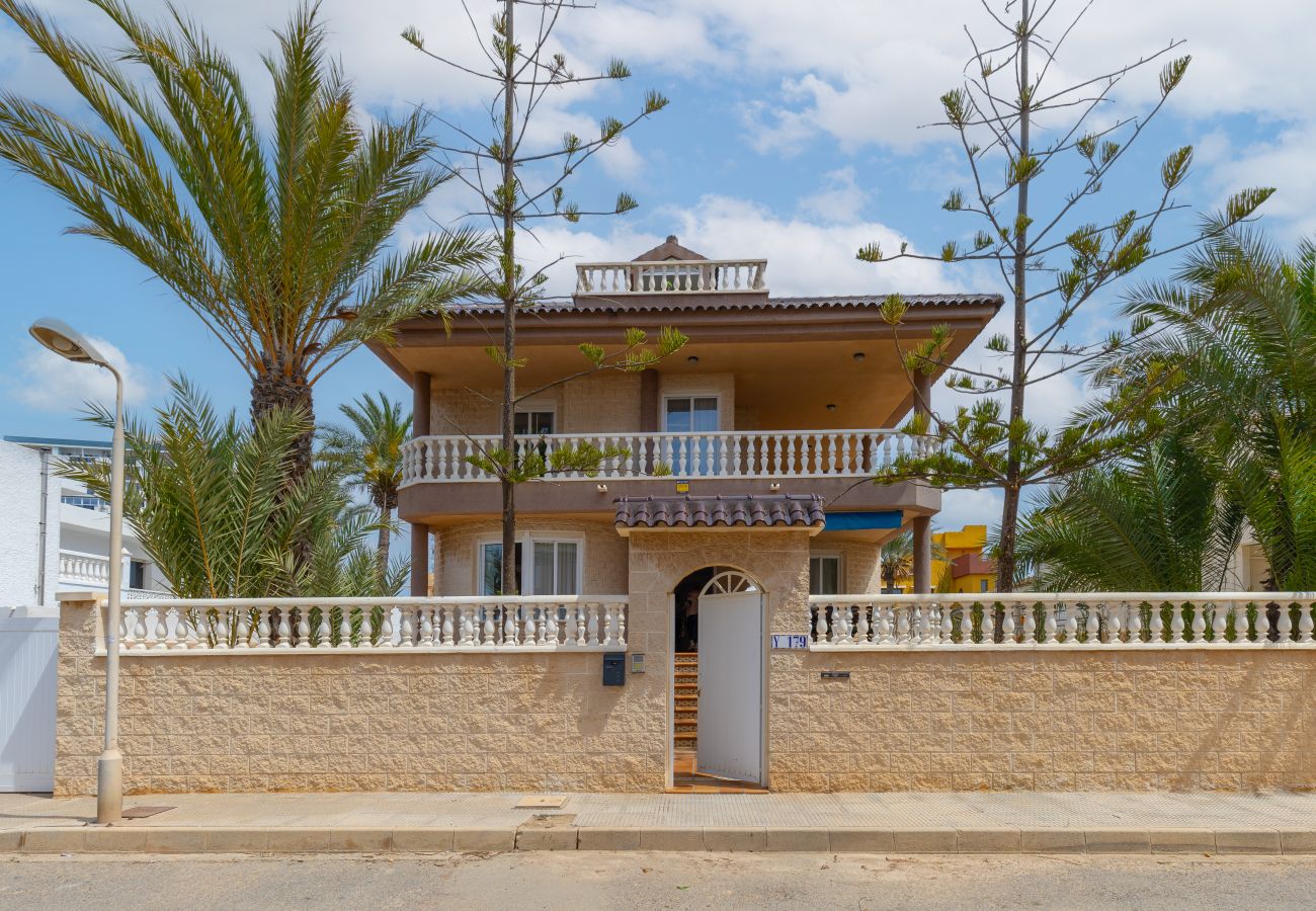 Villa in La Manga del Mar Menor - Seaside Elegance by Fidalsa