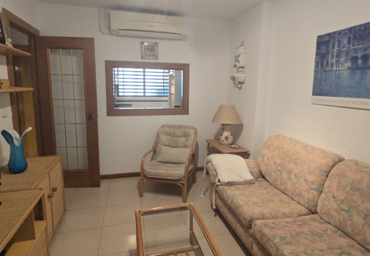 Apartment in Benidorm - CASTELMAR 1C