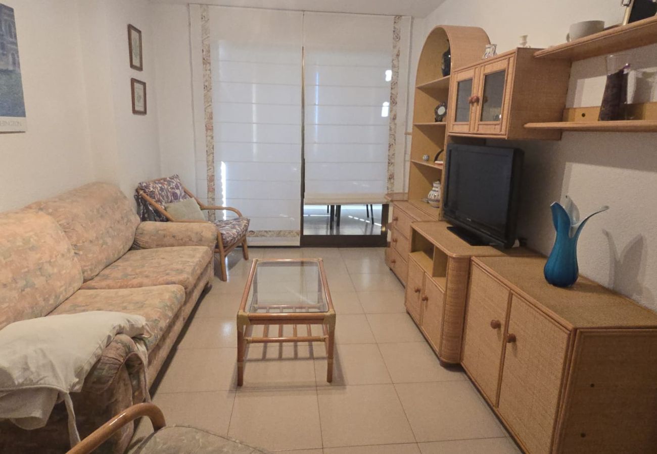 Apartment in Benidorm - CASTELMAR 1C